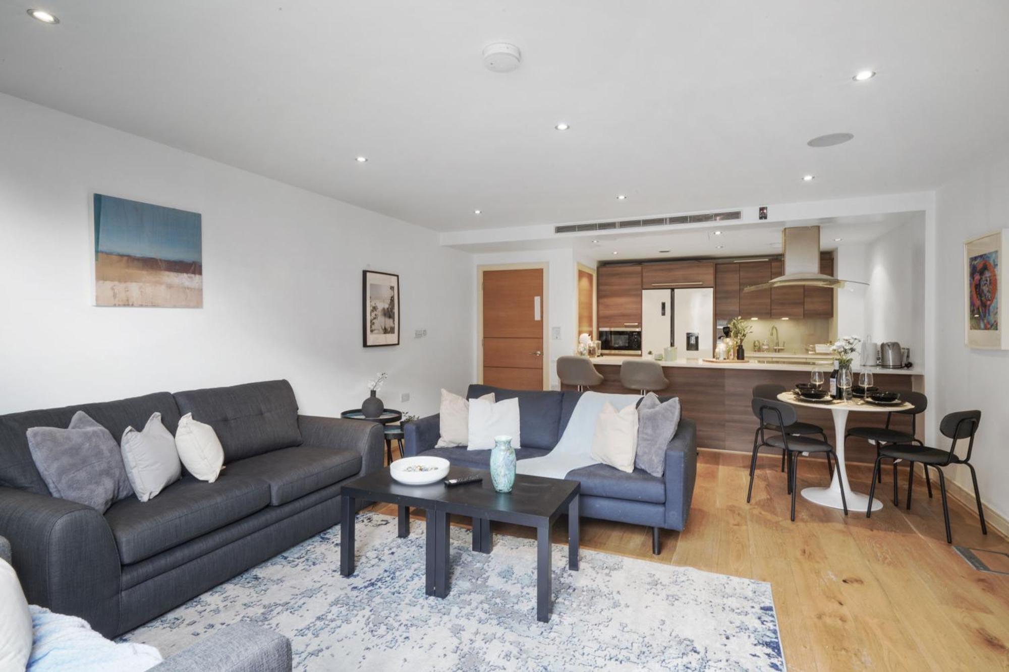 Livestay Luxury 2br, 2ba With Balcony In Chelsea * Londra
