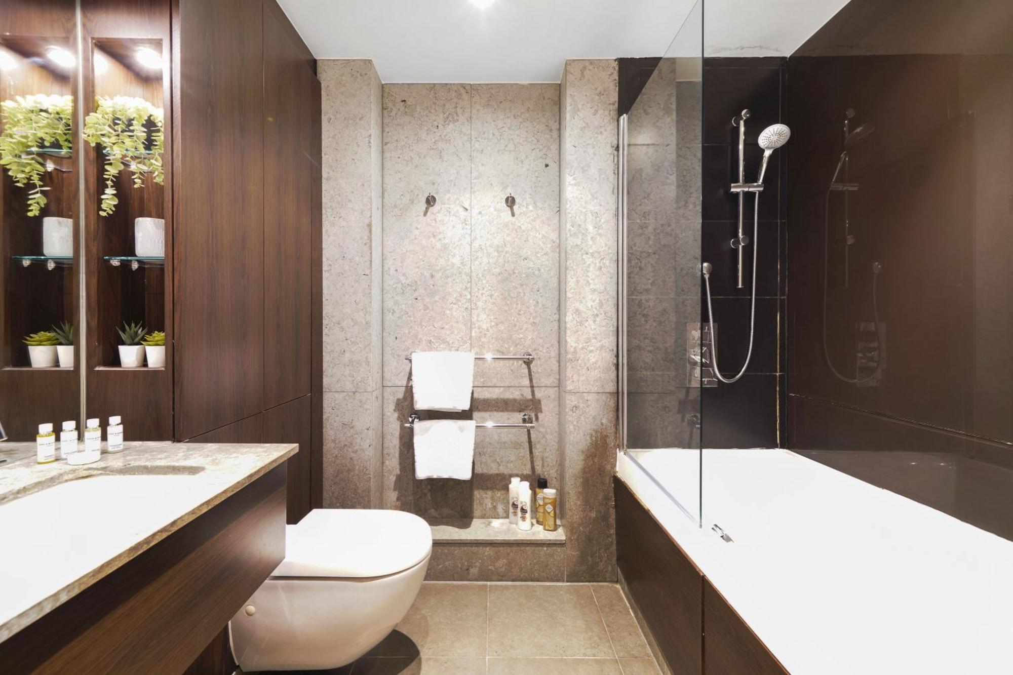 Livestay Luxury 2br, 2ba With Balcony In Chelsea Londra