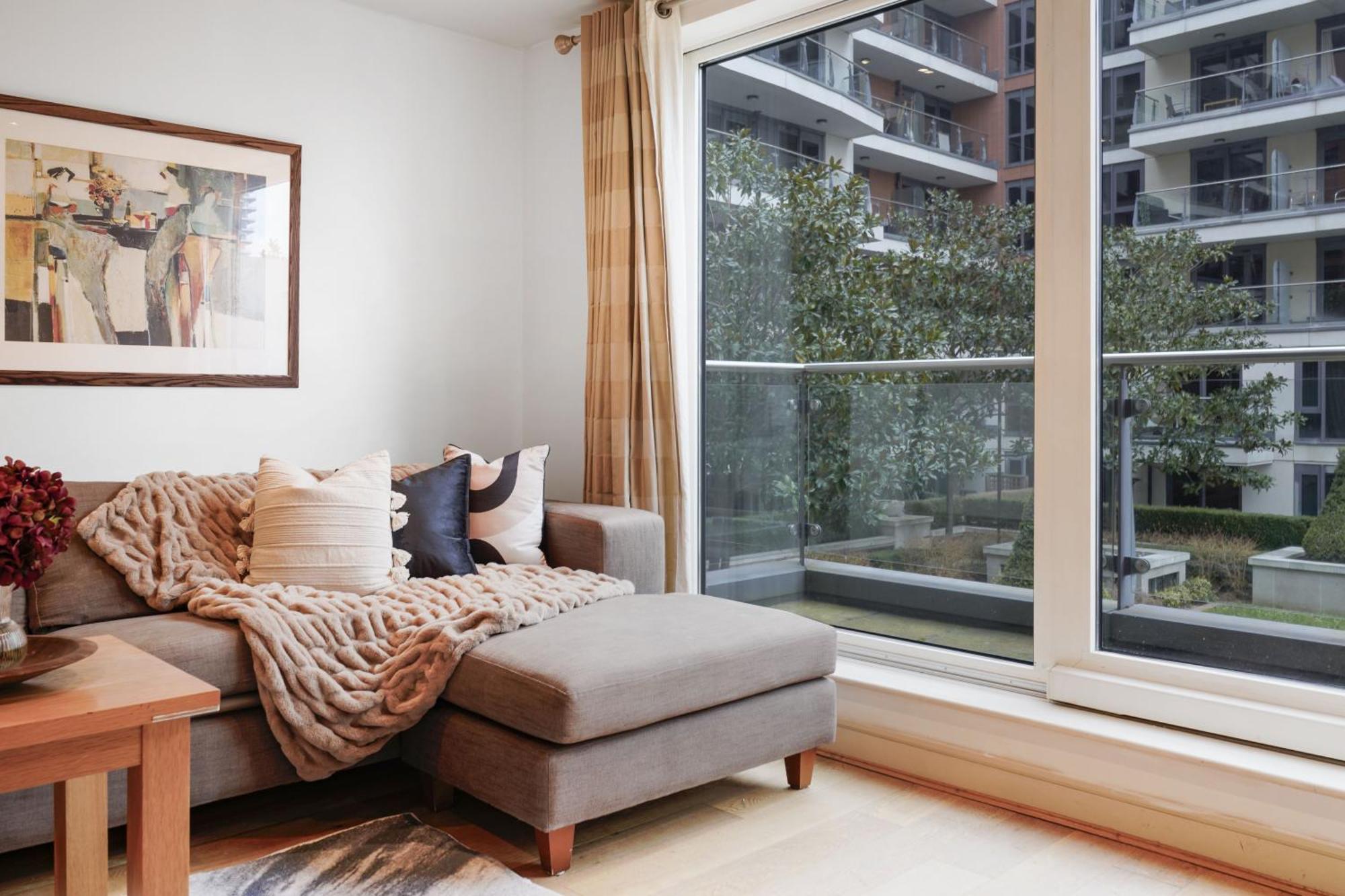 Livestay Luxury 2br, 2ba With Balcony In Chelsea